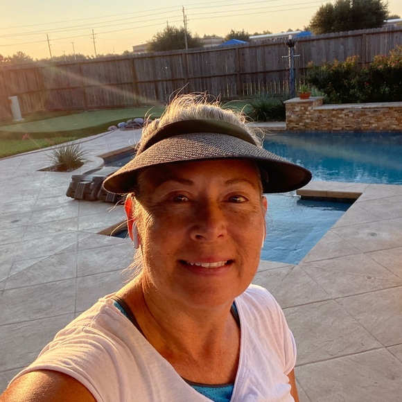 POSHMARK AMBASSADOR GREAT LOW PRICES 🙋🏻🤗 - Picture 2 of 6